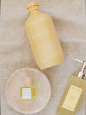 🆕 Sand and Fog Banana Crème Body Wash 32oz BNWT Sand + Fog